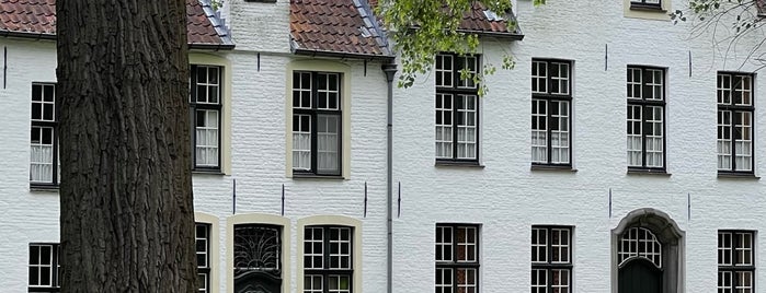 Begijnenhof is one of Bruges.