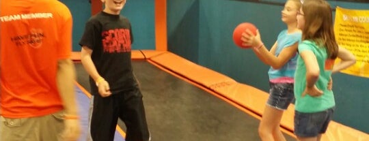 Sky Zone Trampoline Park is one of Andreaさんの保存済みスポット.