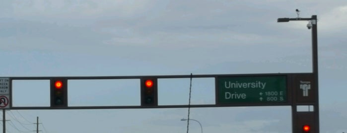 University Drive & McClintock Drive is one of Tempat yang Disukai gabriel.