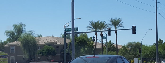 Chandler Boulevard & 50th Street is one of สถานที่ที่ Cheearra ถูกใจ.