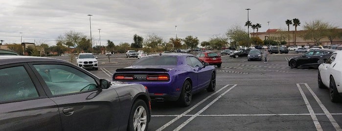 Parking Lot Chandler Fashion Center Mall is one of Tempat yang Disukai Arturo.