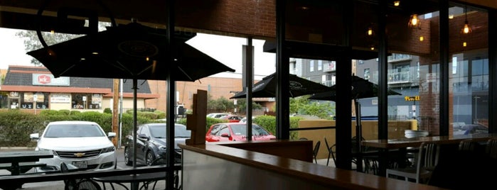 Pieology Pizzaeria is one of Lugares guardados de Christopher.