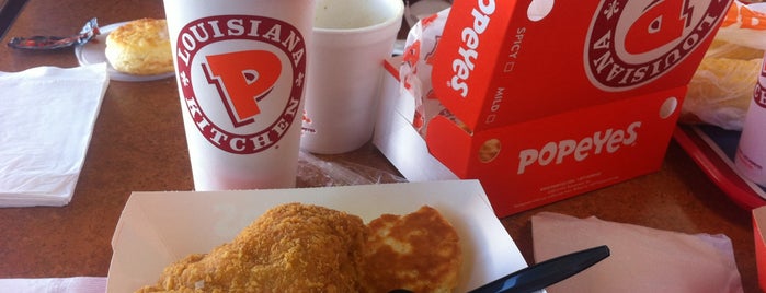 Popeyes Louisiana Kitchen is one of Lugares favoritos de Brittany.