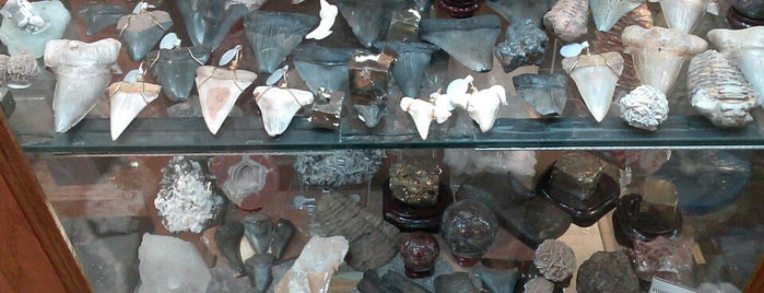 Precious Ltd is one of Crystal candles and incense in Chicago.
