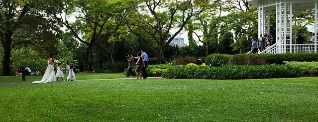 Singapore Botanic Gardens is one of Touring-1.