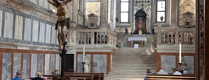 Chiesa di Santa Maria dei Miracoli is one of Venise visit.
