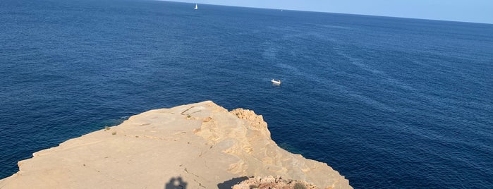 Playa de Punta Galera / Sa Galera is one of Ibiza.