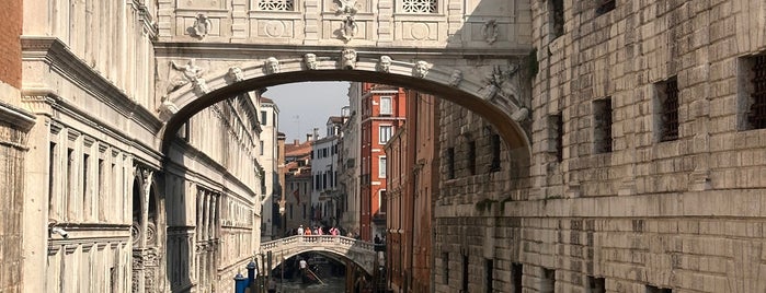 Ponte dei Sospiri is one of Venice.