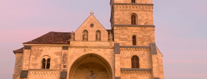 Catedrala Romano-Catolică "Sfântul Mihail" is one of sighisoara.