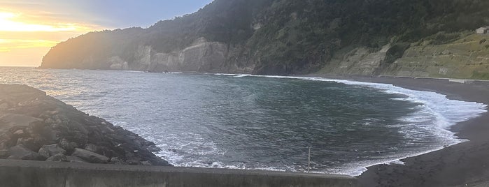 Praia da Ribeira Quente is one of Açores.