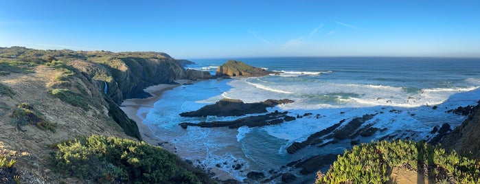Praia dos Alteirinhos is one of Rogil.