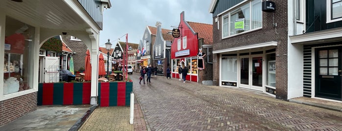 Volendam is one of สถานที่ที่ h.sarper ถูกใจ.