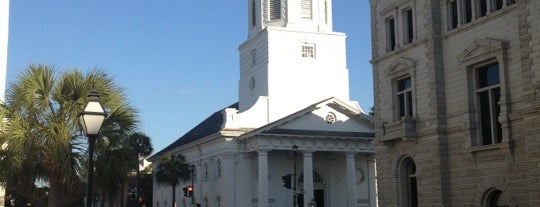 St. Michael’s Church is one of สถานที่ที่ Lizzie ถูกใจ.