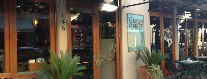 Green Street Restaurant is one of สถานที่ที่ Sam ถูกใจ.