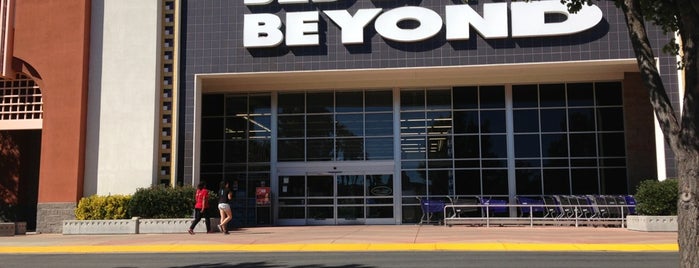 Bed Bath & Beyond is one of Lieux qui ont plu à Coffee.