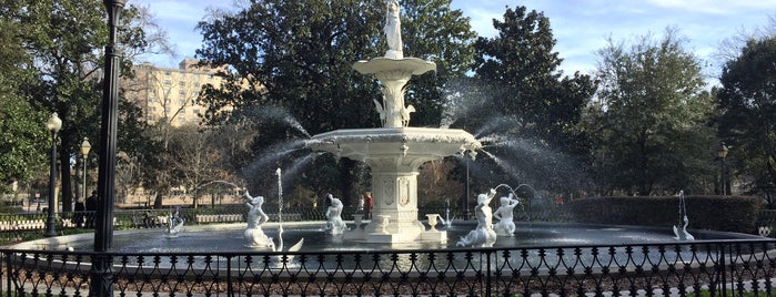 Forsyth Park Fountain is one of Savannah, GA, For a Weekend.