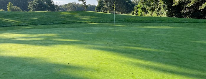 Douglaston Golf Course is one of Golfing.