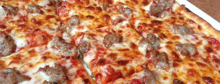 Ledo Pizza is one of Posti salvati di Kate.