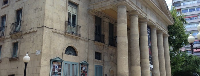 Teatro Principal de Alicante is one of Orte, die Nieves gefallen.