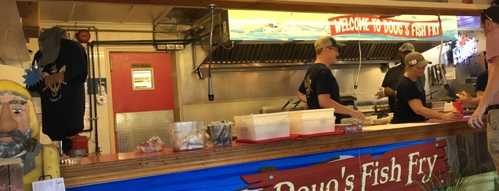 Doug's Fish Fry is one of Christopher'in Kaydettiği Mekanlar.