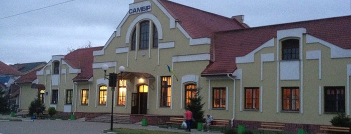 Залізничний вокзал «Самбір» is one of สถานที่ที่ Андрей ถูกใจ.