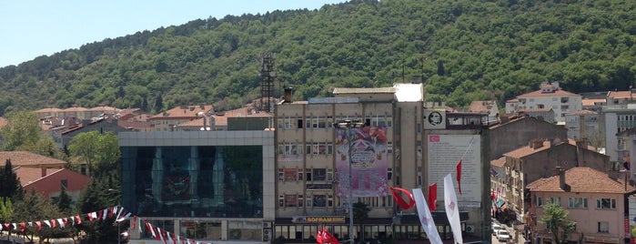 Cumhuriyet Meydanı is one of Ben Yeni Bmw Türkiye Araba Alacam 2015.