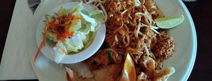 Sab-E-Lee Thai Restaurant is one of Posti che sono piaciuti a Conrad & Jenn.