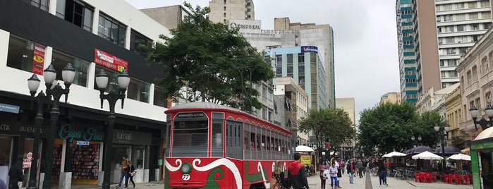 Bondinho da Leitura is one of Curitiba sem tédio.