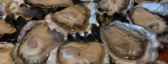Taylor Shellfish Oyster Bar is one of Seattle EATS.