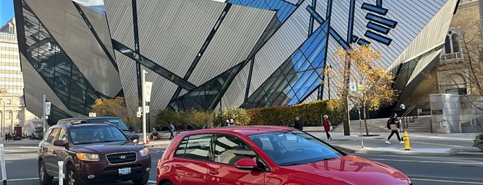 Royal Ontario Museum - ROM Governors is one of Where to go in Toronto.