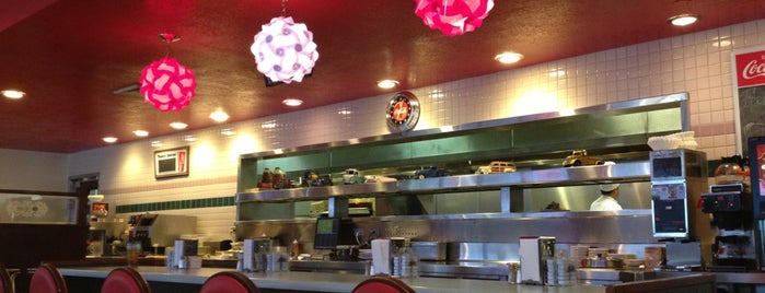 Peggy Sue's Diner is one of สถานที่ที่ Blondie ถูกใจ.
