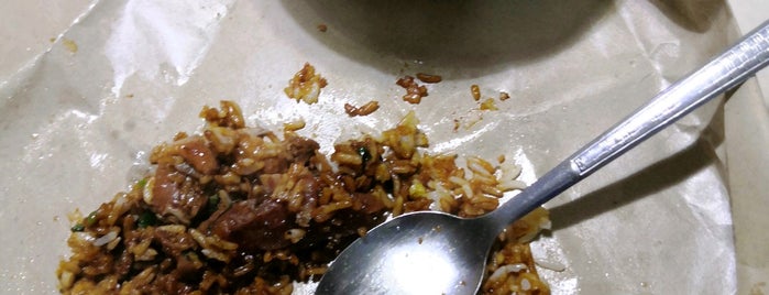 Shi Yue Tian Claypot Rice (食越添瓦煲鸡饭) is one of KL Food List.
