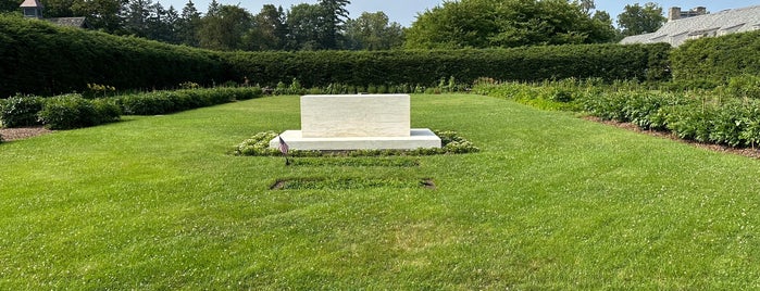 FDR Rose Garden And Gravesite is one of Dutchess County, NY.