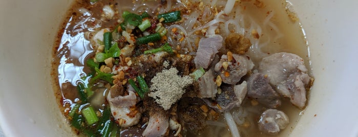 ก๋วยเตี๋ยวไก่ไทย ตี๋ บางพระ is one of นครปฐม.