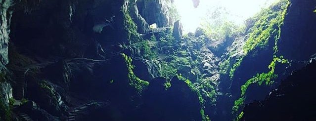 Fairy Cave Bau is one of Orte, die Erin gefallen.