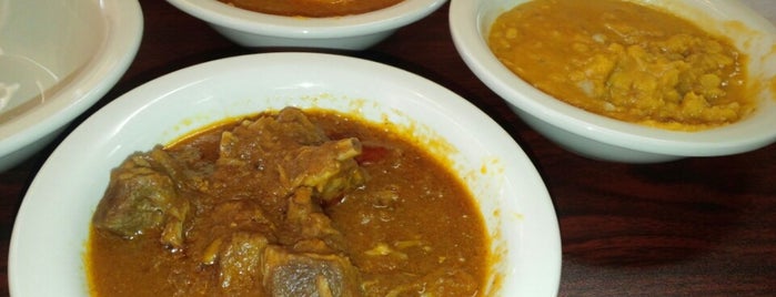 Kabob-n-Curry is one of สถานที่ที่ V ถูกใจ.