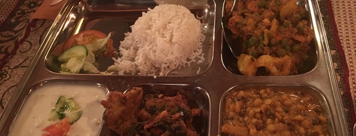 Taste of India is one of Tempat yang Disukai Dirk.