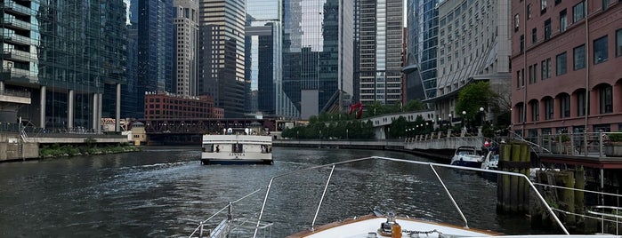 Wolf Point Chicago River is one of Rick 님이 좋아한 장소.