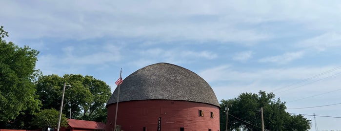 Arcadia Round Barn is one of Route 66.