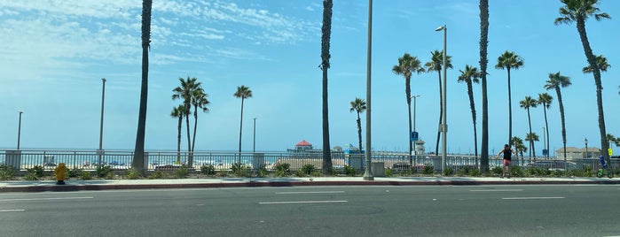 Huntington State Beach is one of Jonさんのお気に入りスポット.