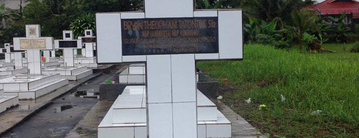 Taman Makam Pahlawan is one of Posible Venue.
