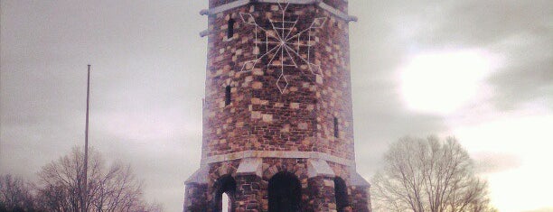 Foxhill Tower is one of connecticut.