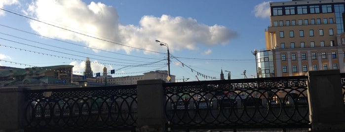 Чугунный мост is one of bridges in Moscow.