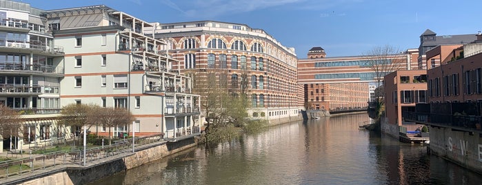 Karlbrücke is one of Leipziger Westen.