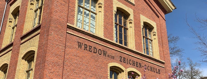 Wredowsche Zeichenschule is one of Tempat yang Disukai Michael.