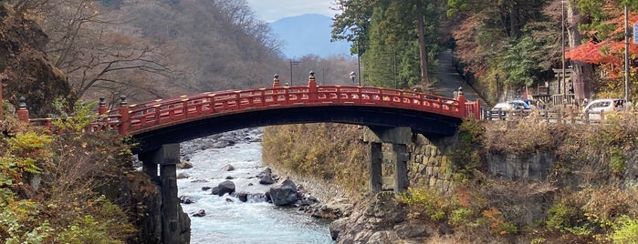 Shinkyo Bridge is one of สถานที่ที่ Minami ถูกใจ.