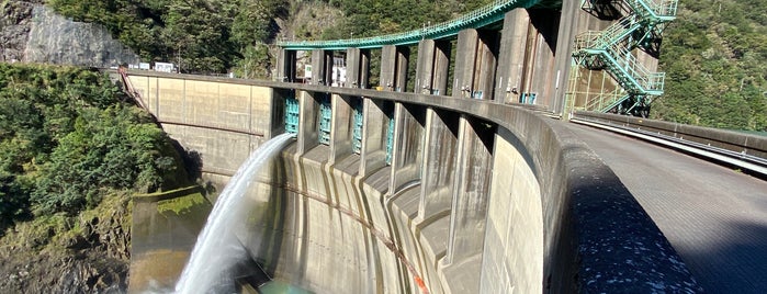 二津野ダム is one of สถานที่ที่ Minami ถูกใจ.