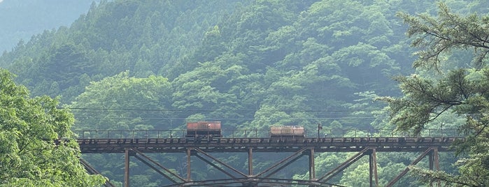 奥多摩工業株式会社 氷川工場 is one of Locais curtidos por Minami.