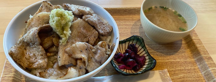 肉丼本舗 is one of Minamiさんのお気に入りスポット.