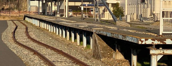 旧野蒜駅 is one of Tempat yang Disukai Minami.